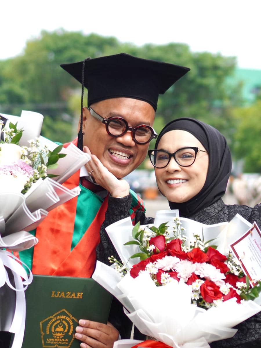 Uya Kuya wisuda S2 (instagram.com/astridkuya)