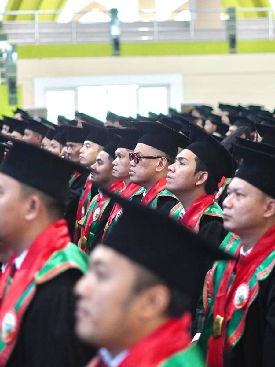Uya Kuya wisuda S2 (instagram.com/astridkuya)