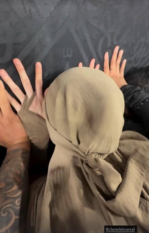  Clara Shinta dan Suami Ibadah Umrah (instagram.com/clarashintareal)