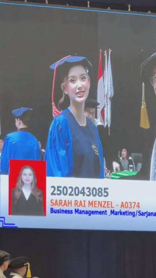 Sarah Menzel Wisuda S1 (instagram.com/ashanty_ash)