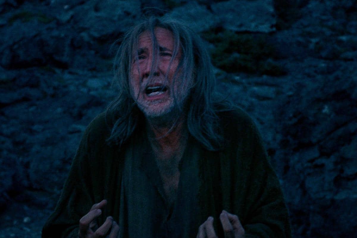 adegan dalam film The Carpenter's Son