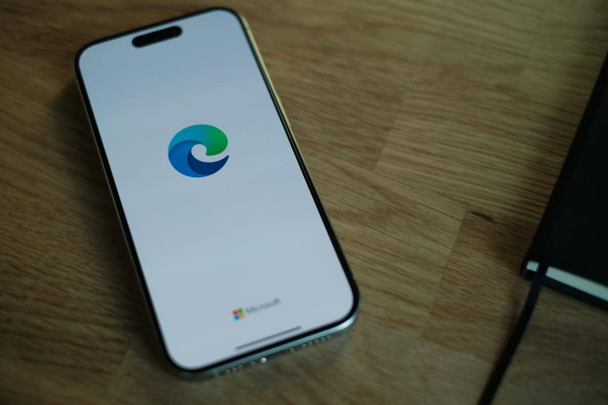 Tampilan browser Microsoft Edge di ponsel