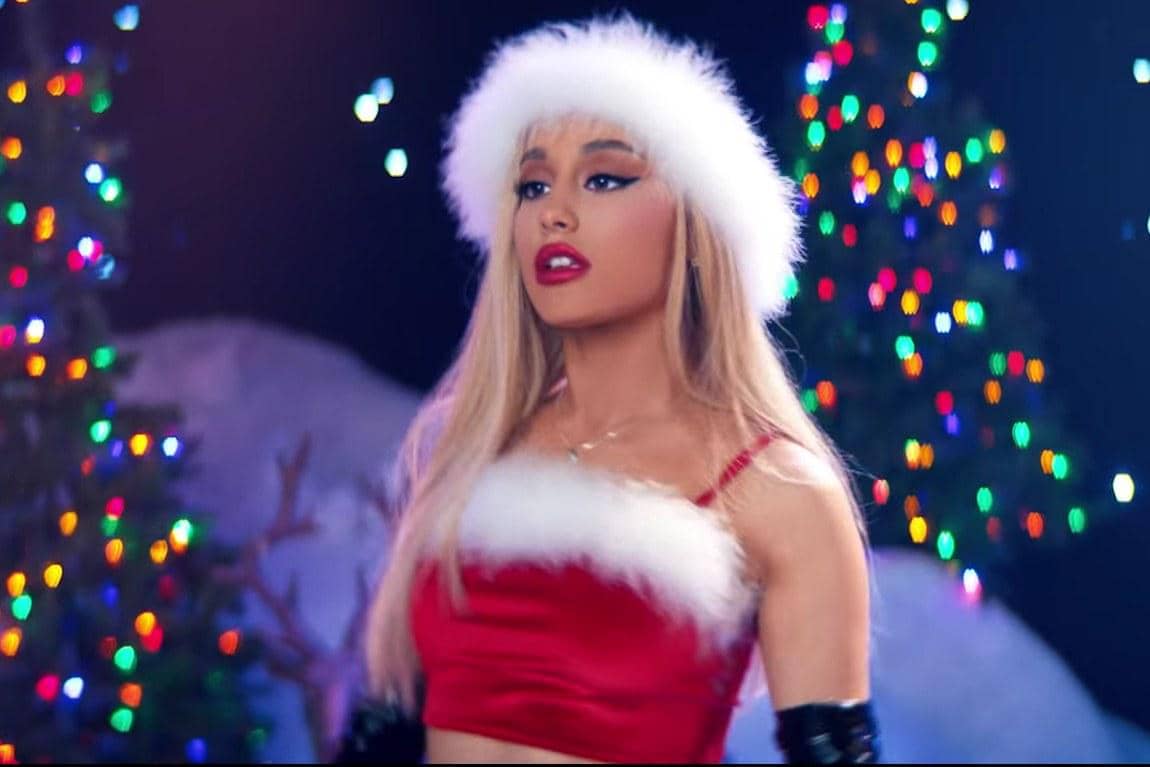Ariana Grande dalam musik video "thank u, next"