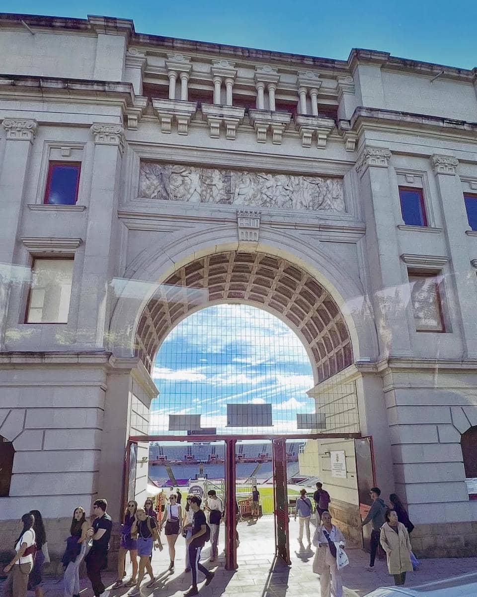 Ira Wibowo keliling Kota Barcelona.