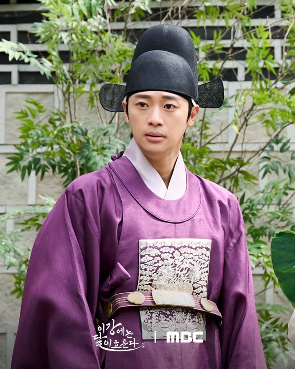 Lee Sin Young di KDrama Moon River