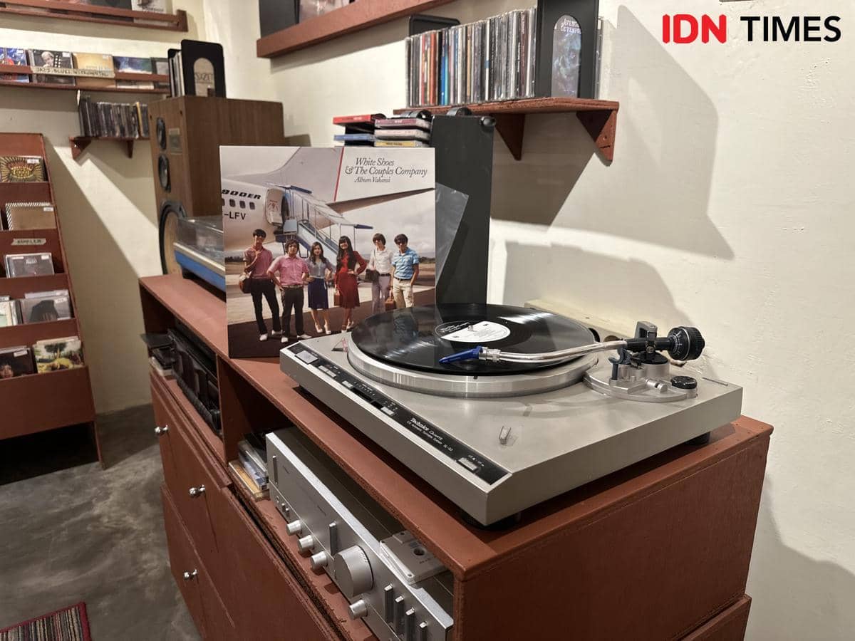 Piringan hitam di Rakata Ruang.