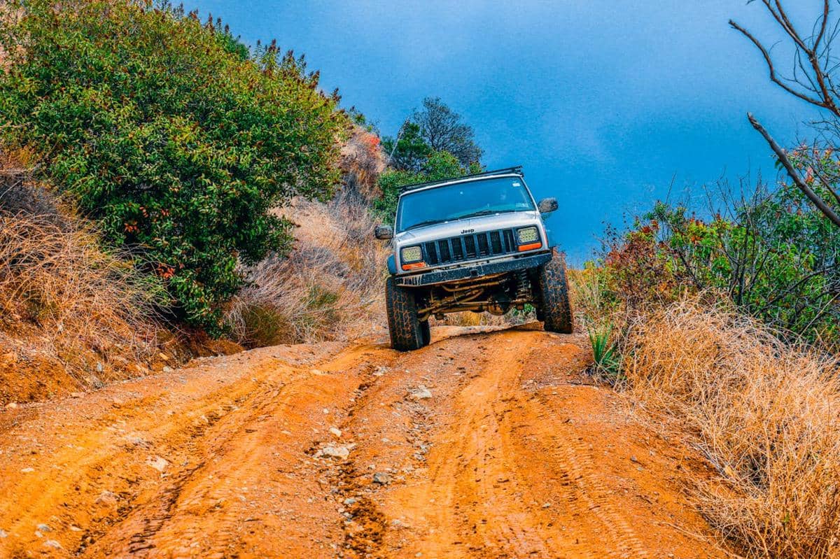 Kenapa Harga Mobil Offroad Jauh Lebih Mahal Dibanding Mobil Biasa?