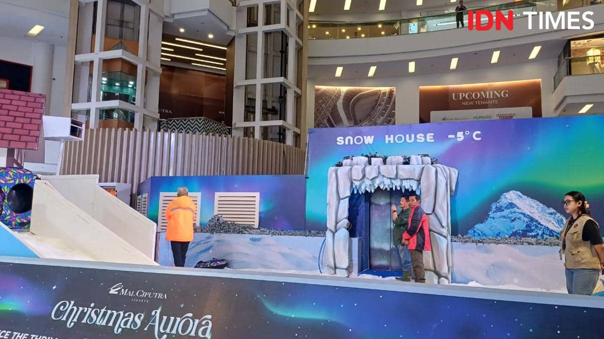 Potret Christmas Aurora, Mal Ciputra, Jakarta Barat