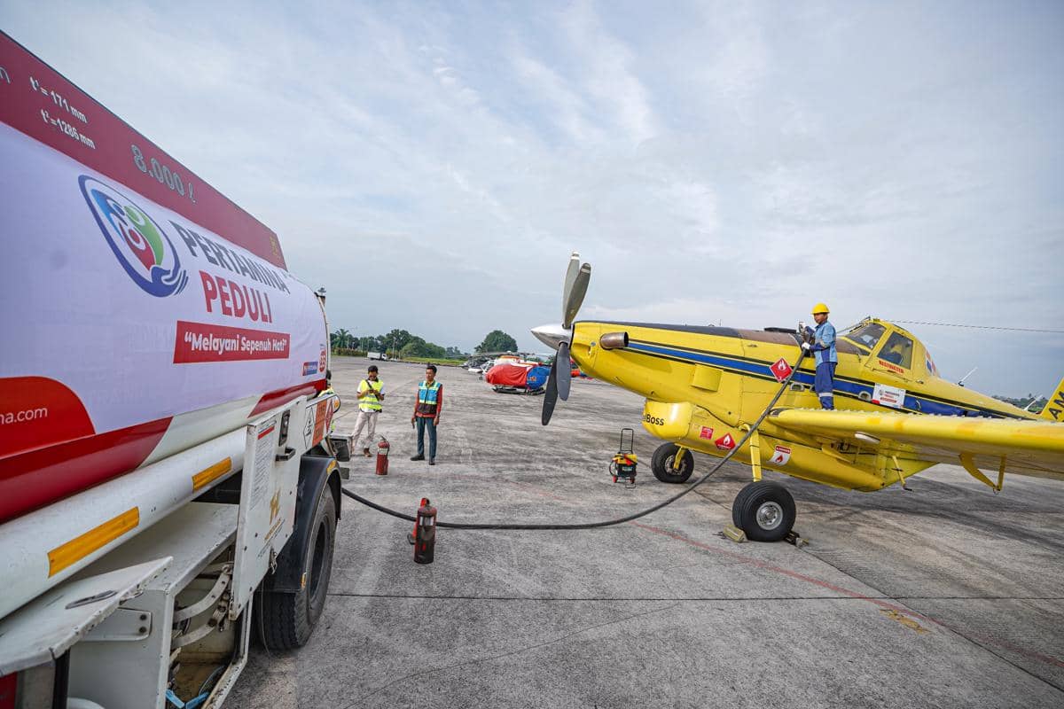 Pengiriman BBM ke Bener Meriah menggunkana pesawat Air Tractor (dok.Pertamina)