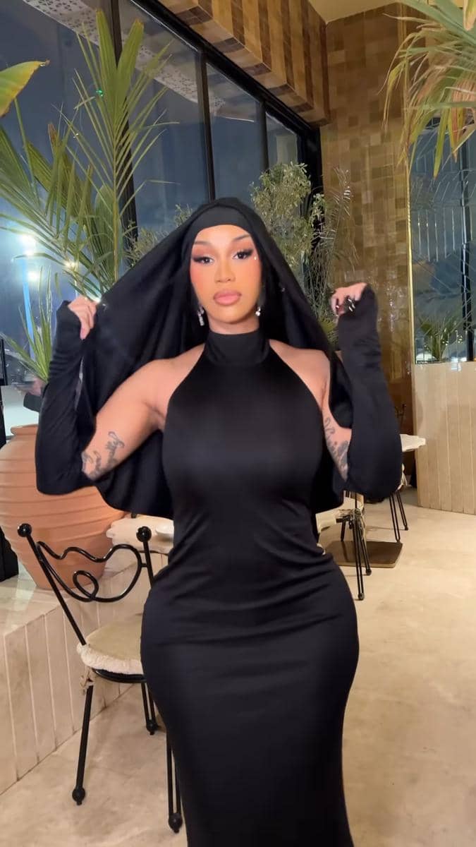 potret Cardi B di Arab