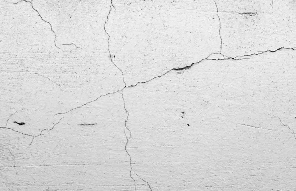 ilustrasi tembok retak