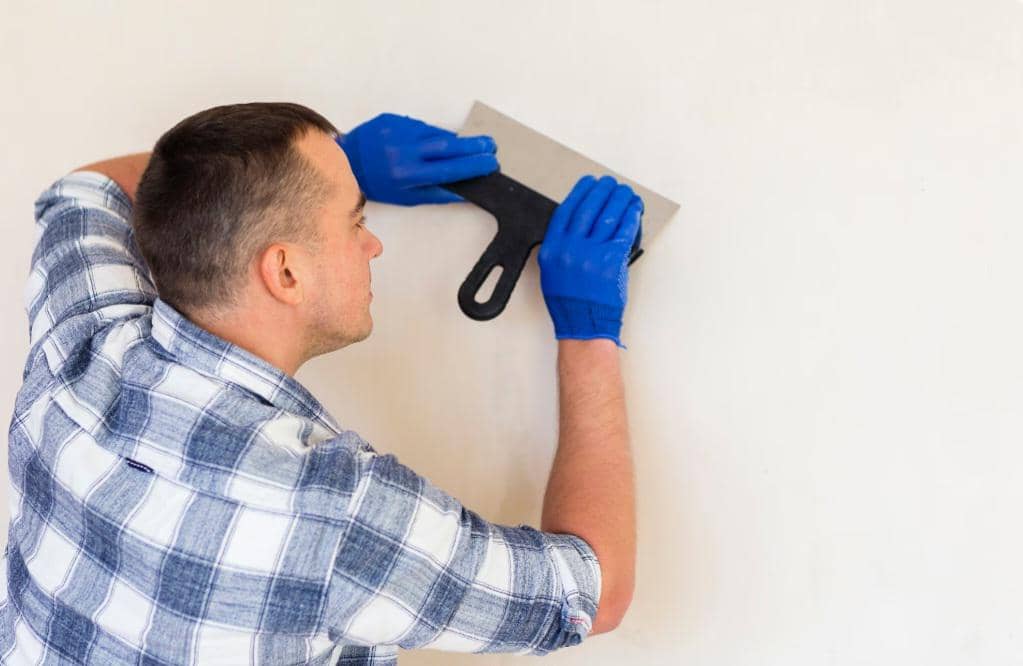 ilustrasi membersihkan tembok