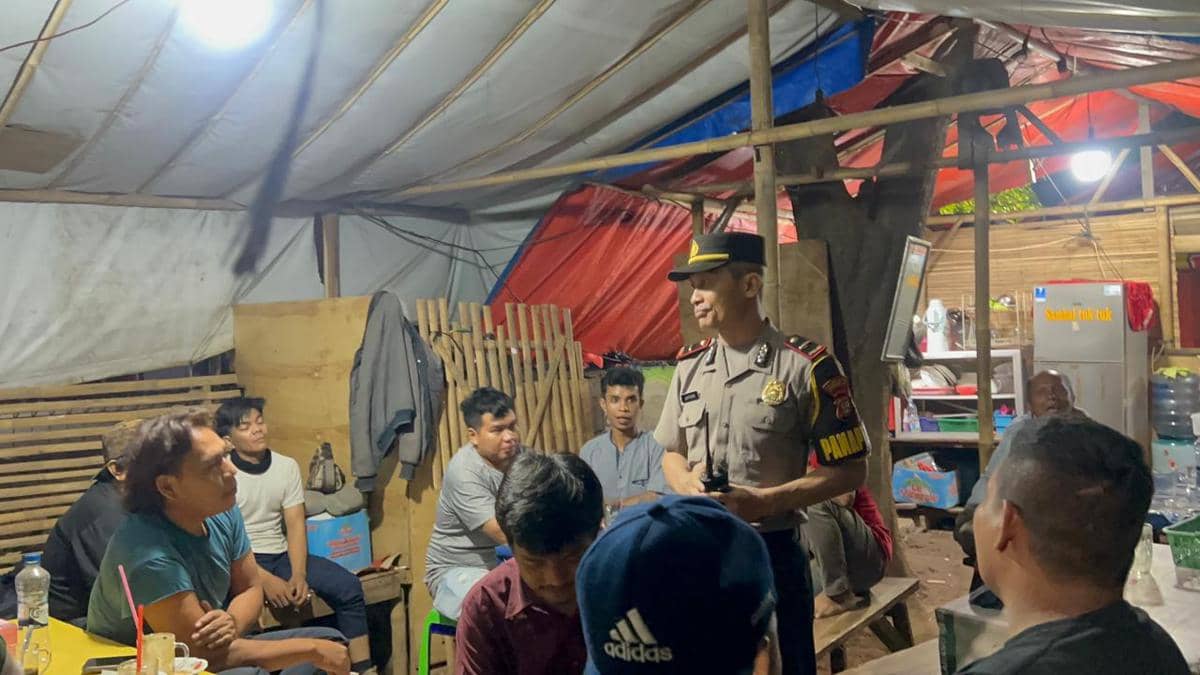 Polisi melakukan patroli gabungan skala besar di Tangerang menjelang Nataru