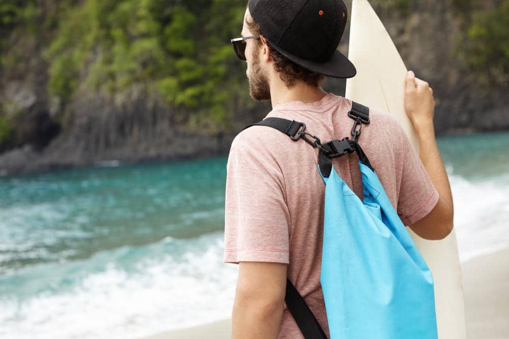 ilustrasi rain cover tas