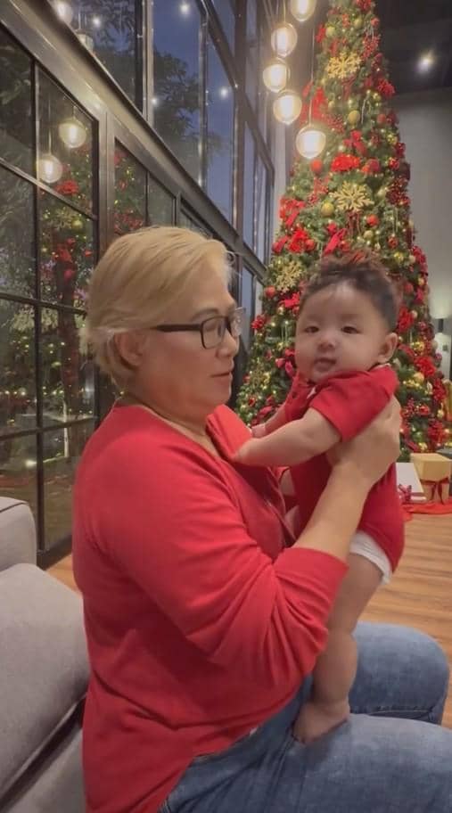 perayaan Natal Erika Carlina (instagram.com/eri.carl)