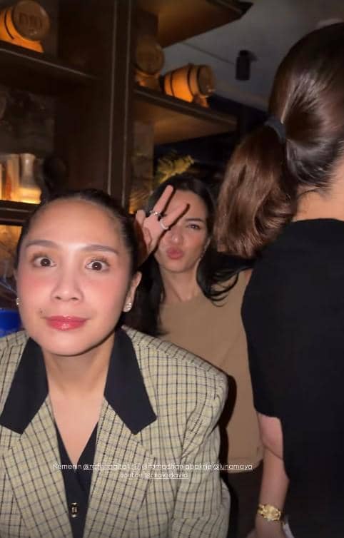 Nagita, Luna Maya dan Geng Artis Nonton Konser Craig David (instagram.com/gadiiing)