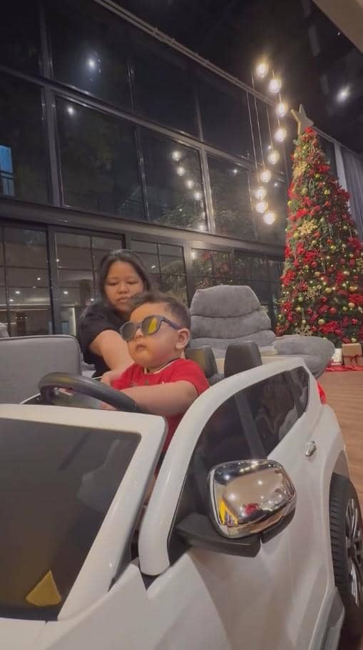 perayaan Natal Erika Carlina (instagram.com/eri.carl)