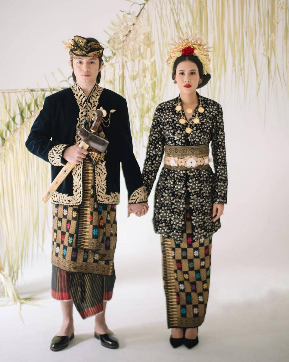 Prewed tema indoor ala Shenina Cinnamon dan Angga Yunanda