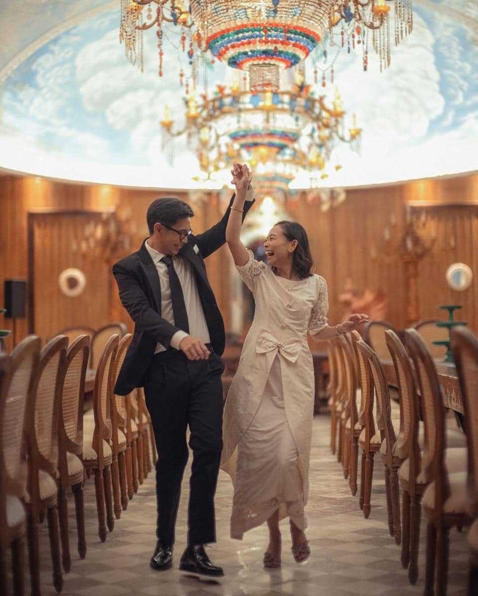 Prewed tema indoor ala Brandon Salim dan Dhika Himawan