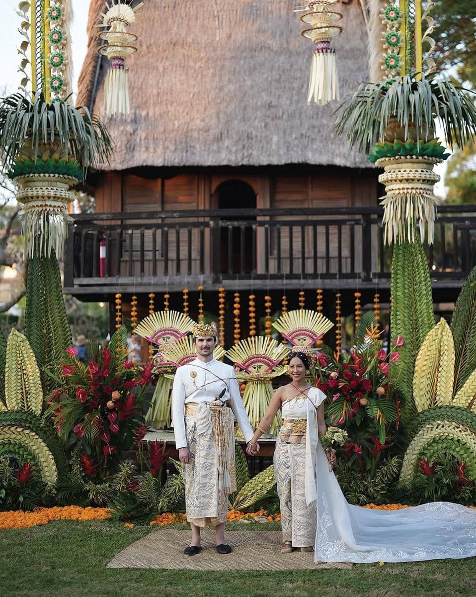 dekorasi resepsi nikahan adat Bali 2025
