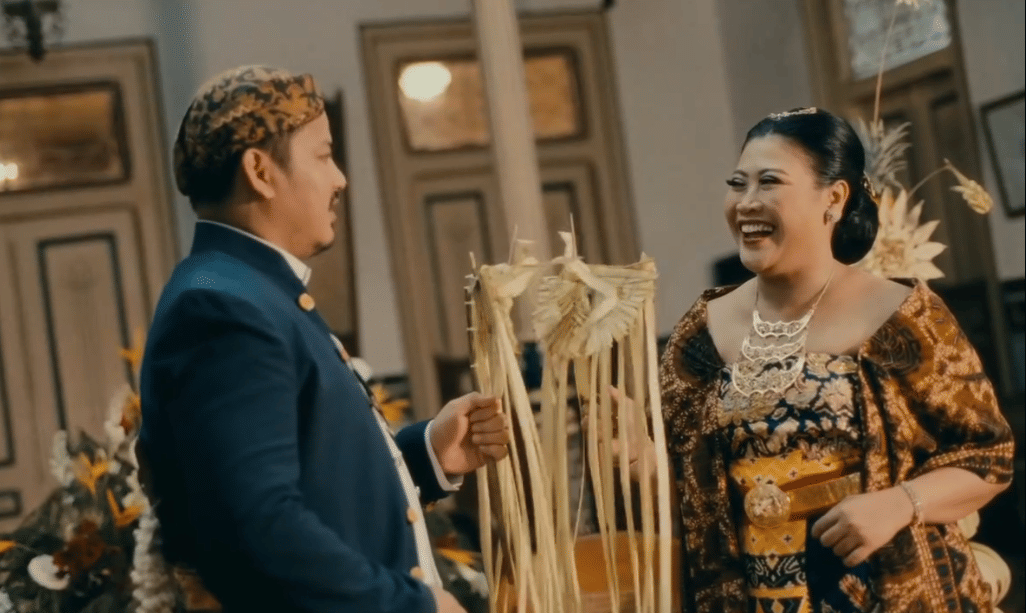 prewed tema adat Boiyen dan Rully