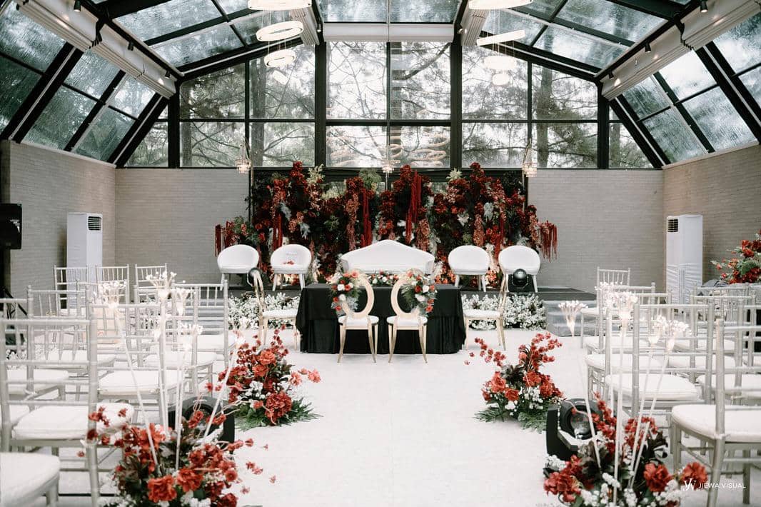 Dekorasi akad nikah Fajar Nugra dan Evelyn Natasha