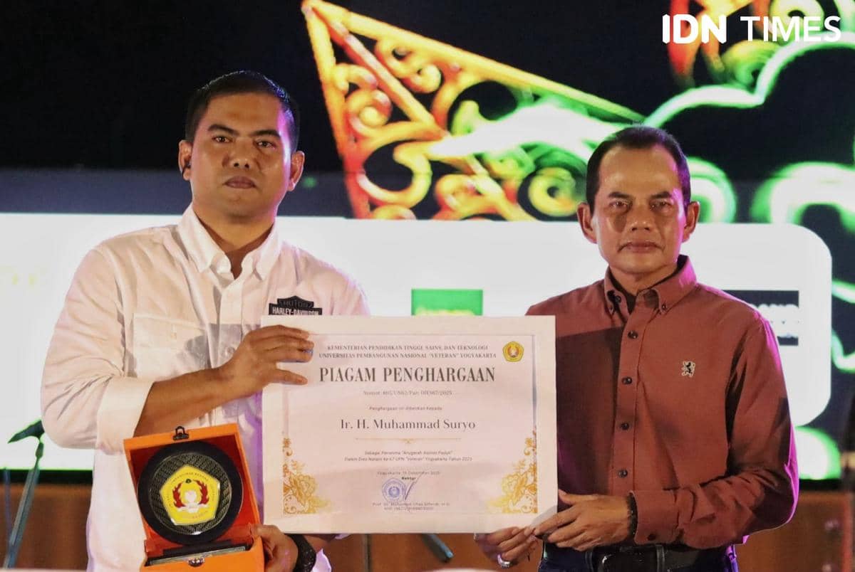 Pebisnis muda Muhammad Suryo (kiri) bertekad buka 10 ribu lapangan kerja di 2026. (IDN Times/Tunggul)