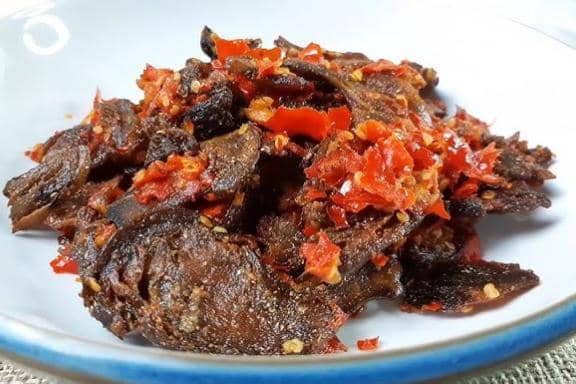 Ilustrasi dendeng jamur balado 