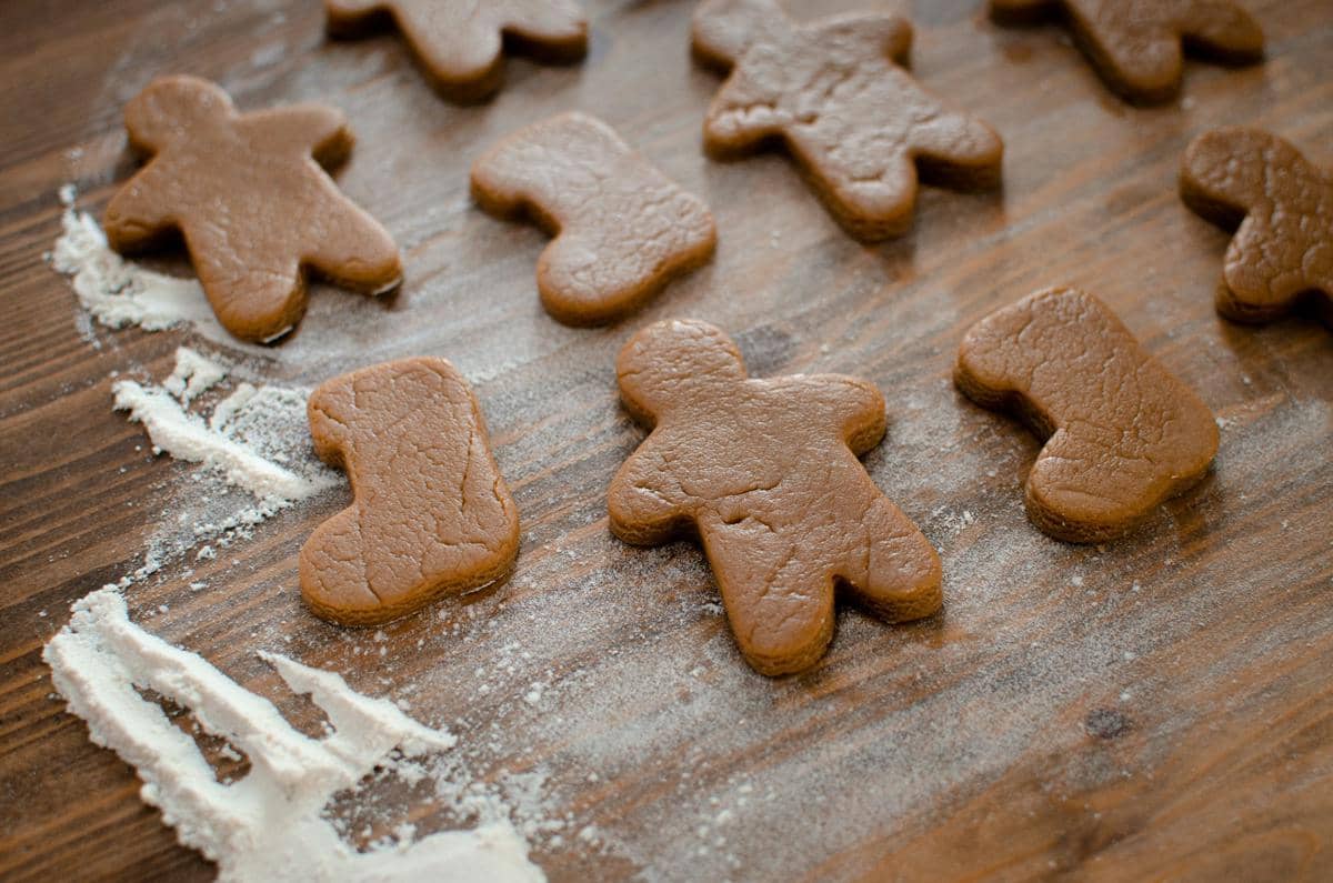 ilustrasi adonan gingerbread cookies