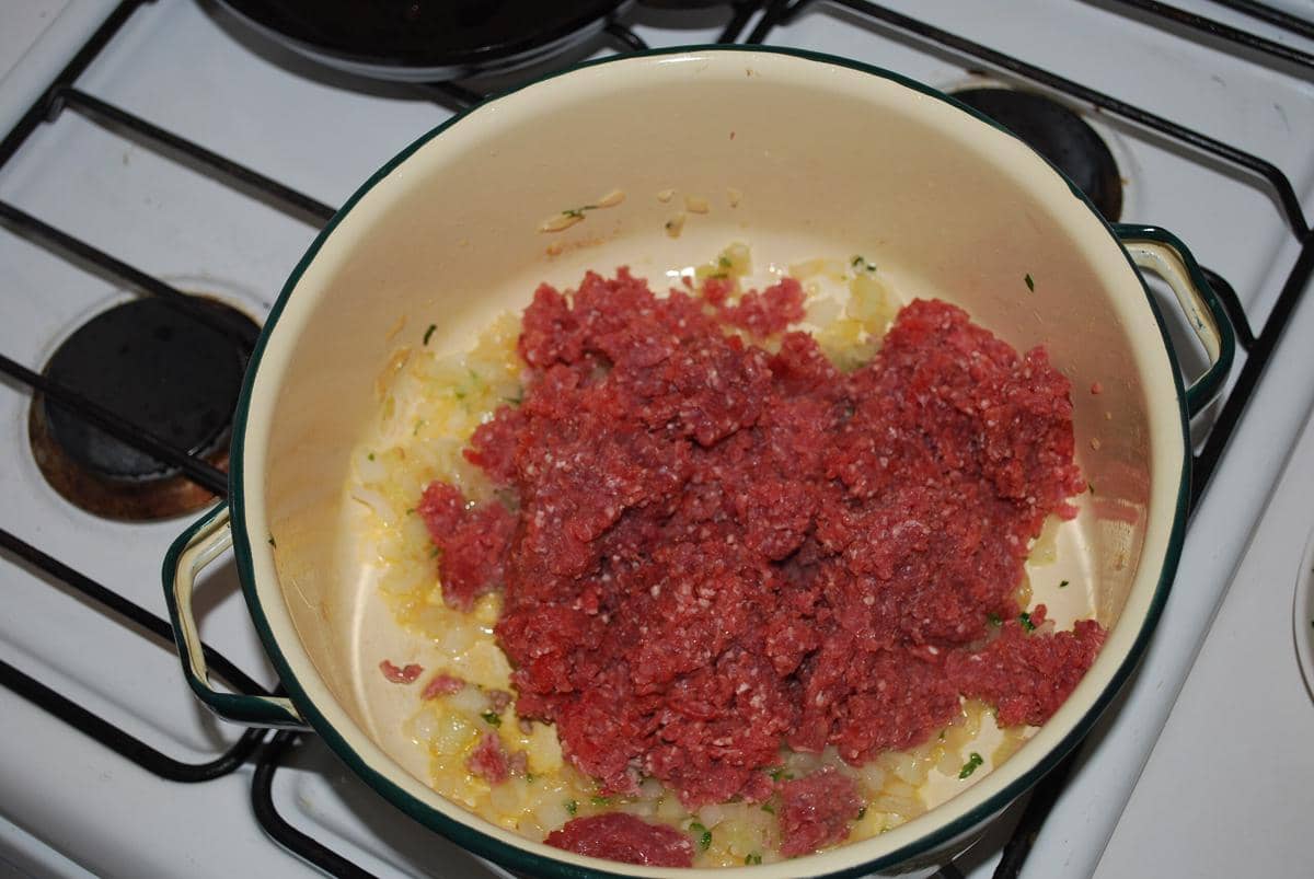 ilustrasi cara membuat pastel tutup