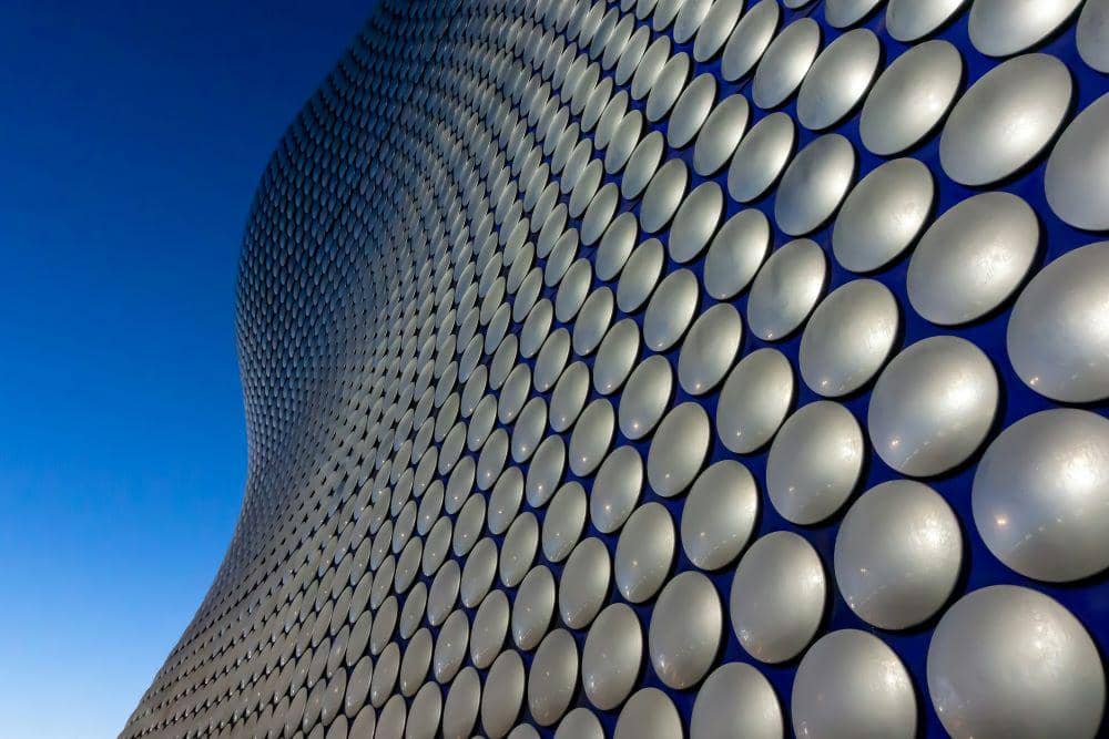 Fasad lengkung dari cakram aluminium Selfridges Birmingham