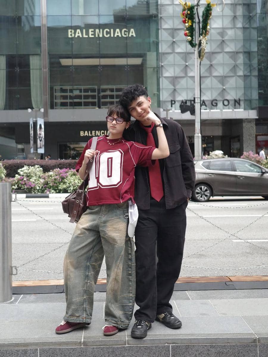 Callista Arum jalan-jalan di Singapura bareng sahabat