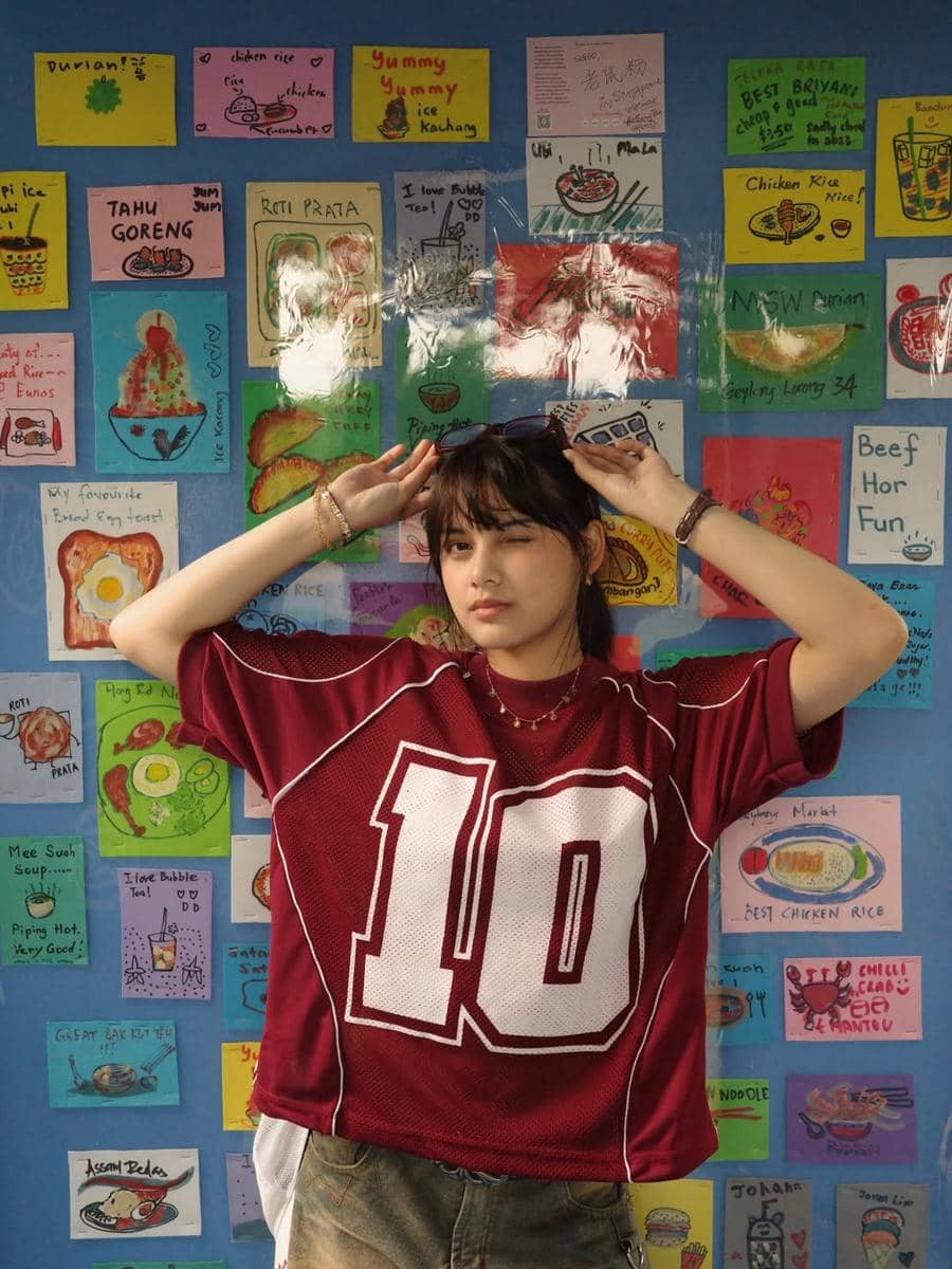 Callista Arum jalan-jalan di Singapura bareng sahabat