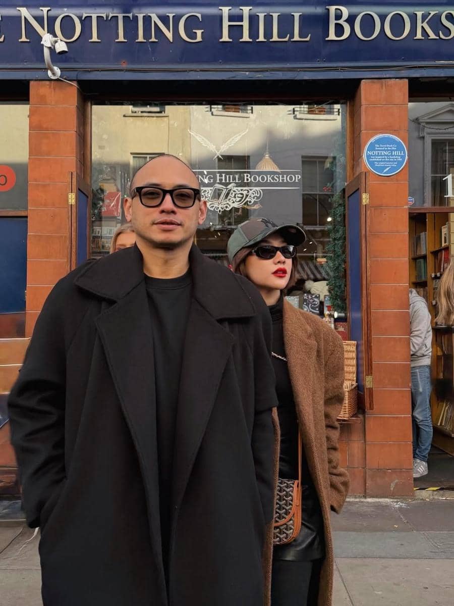 Keluarga BCL asyik jalan-jalan di Notting Hill.