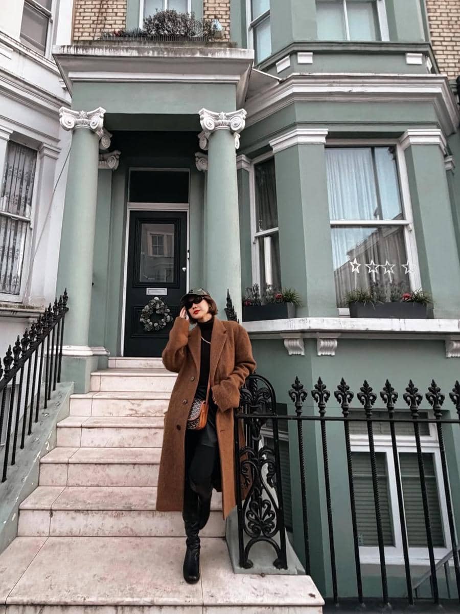 Keluarga BCL asyik jalan-jalan di Notting Hill.