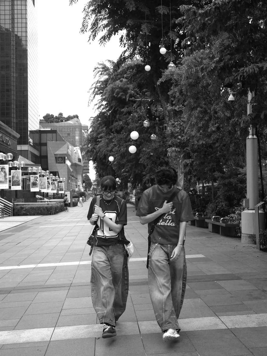 Callista Arum jalan-jalan di Singapura bareng sahabat