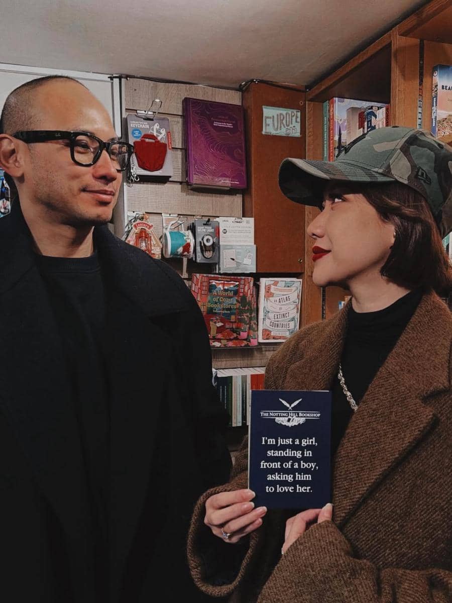 Keluarga BCL asyik jalan-jalan di Notting Hill.