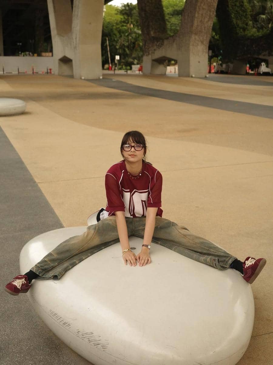 Callista Arum jalan-jalan di Singapura bareng sahabat