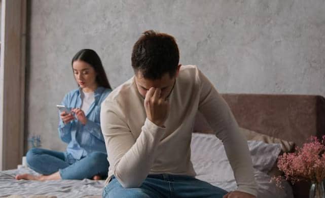 ilustrasi ketergantungan dengan HP