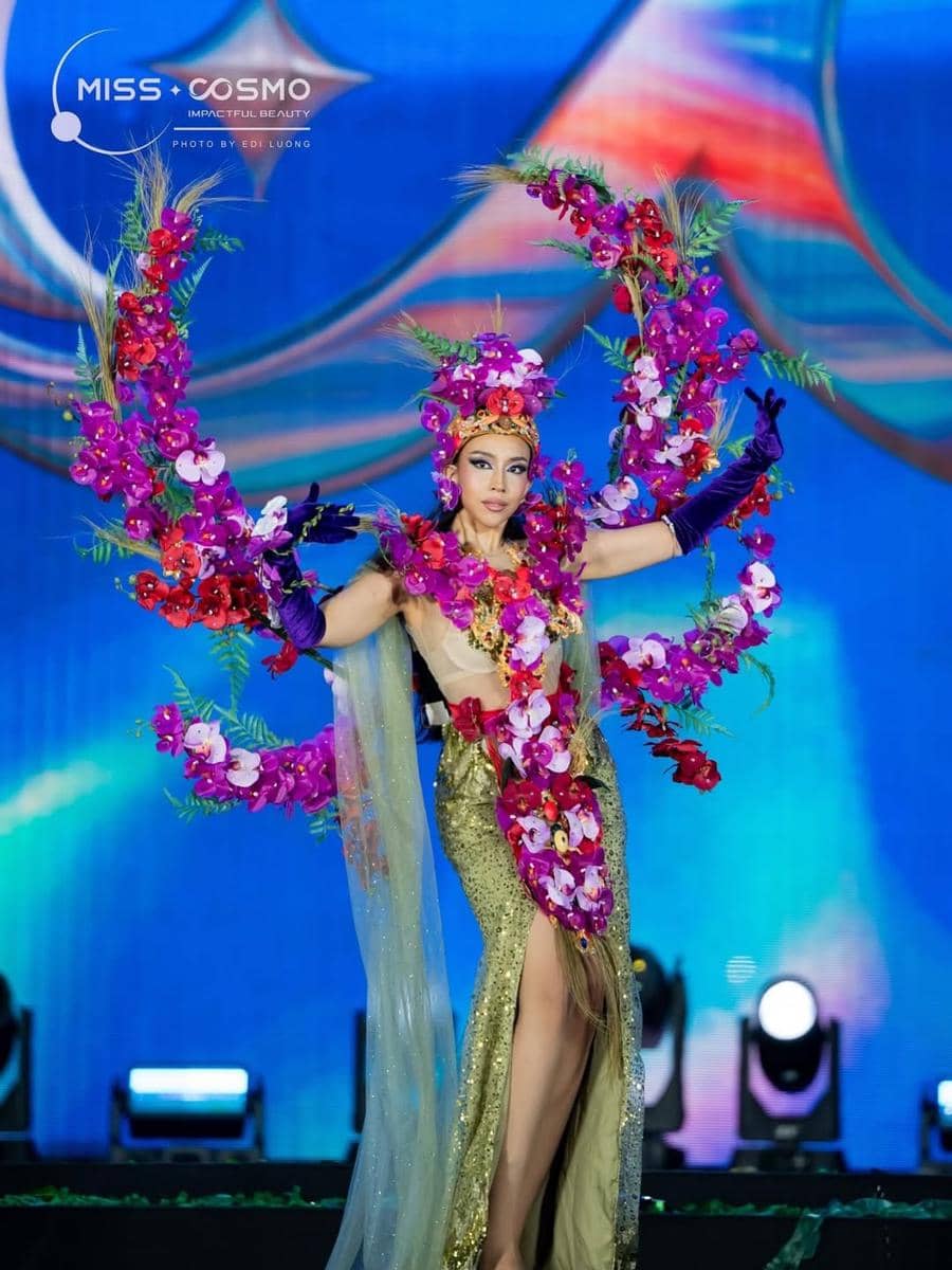 national costume Nabila Houti, Miss Cosmo Singapura 2025 