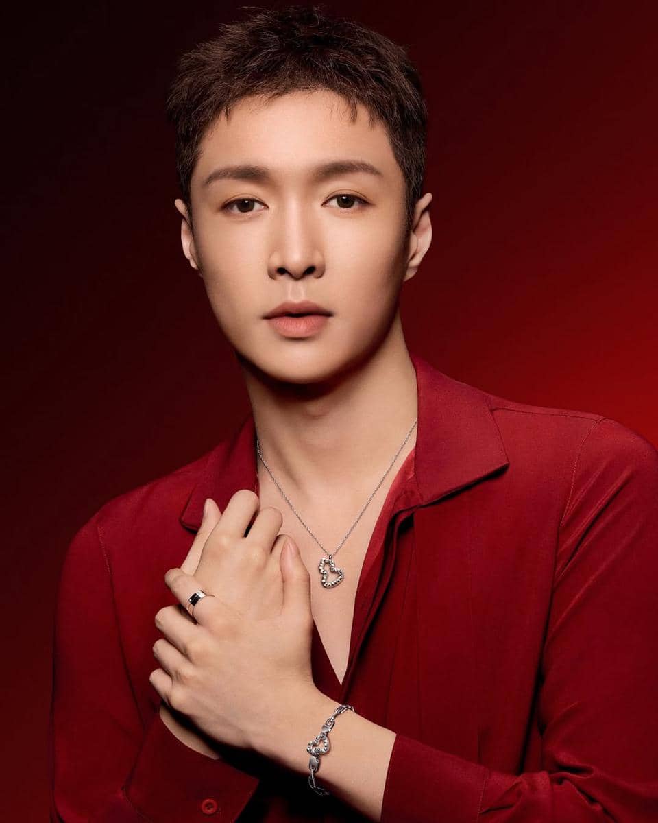 Lay EXO (instagram.com/layzhang)