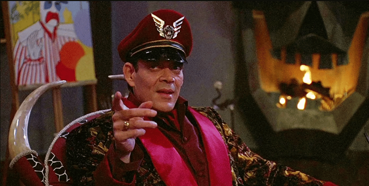 Raul Julia M. Bison. (Dok. Capcom/Street Fighter 1994)
