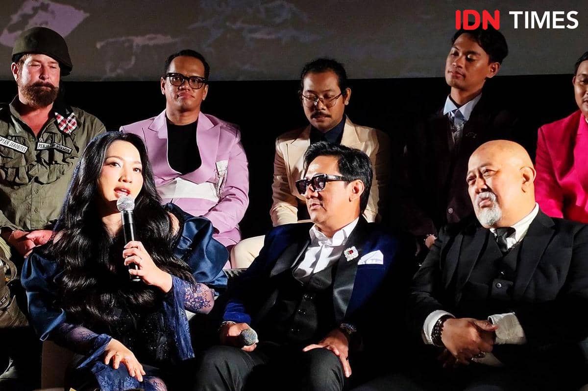 Andre dan Hesti memerankan pasangan suami-istri di Comic 8 Revolution Santet K4bin3t.jpg