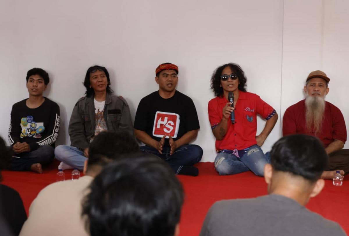 slank, rokok hs, mahasiswa sumatera, mahasiswa aceh, salurkan bantuan
