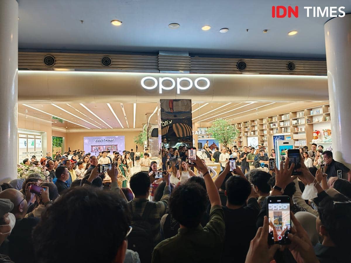 OPPO Gallery Gandaria City (IDN Times/Fatkhur Rozi)
