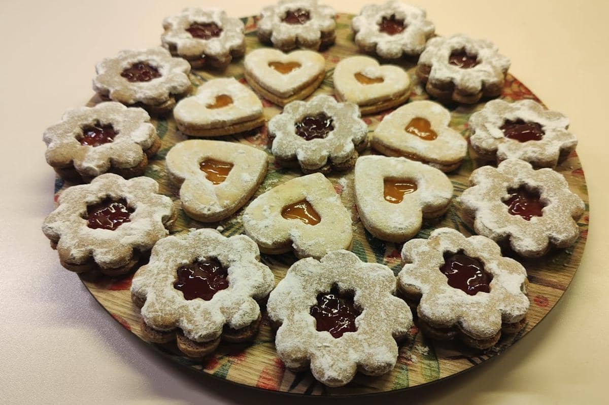 Linzer cookies