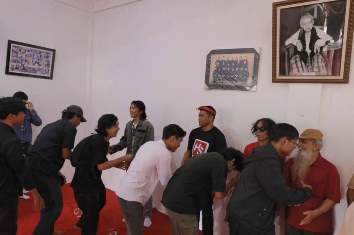 slank, rokok hs, mahasiswa sumatera, mahasiswa aceh, salurkan bantuan