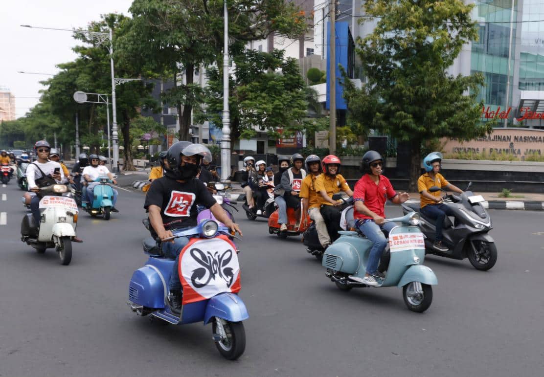 slank, rokok hs, mahasiswa sumatera, mahasiswa aceh, salurkan bantuan