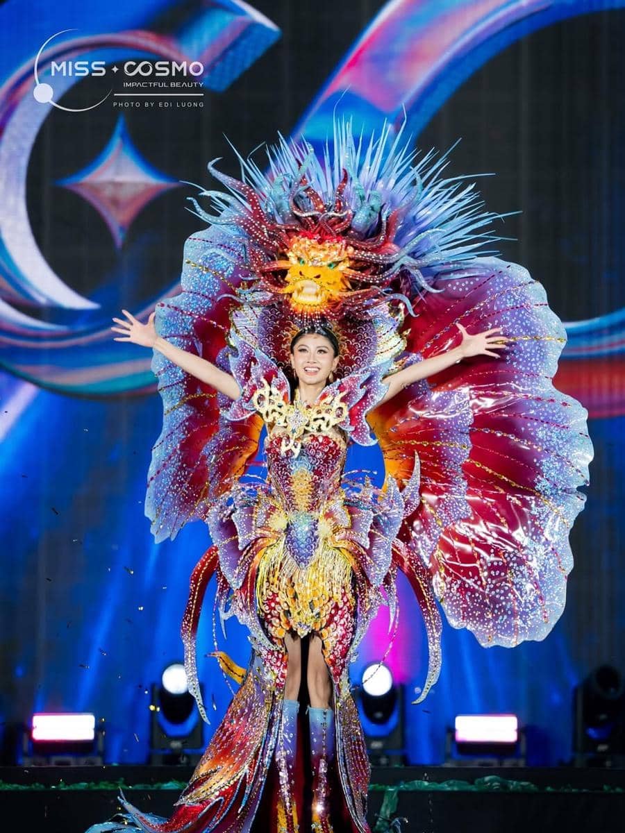 national costume Nguyen Hoang Phuong Linh, Miss Cosmo Vietnam 2025
