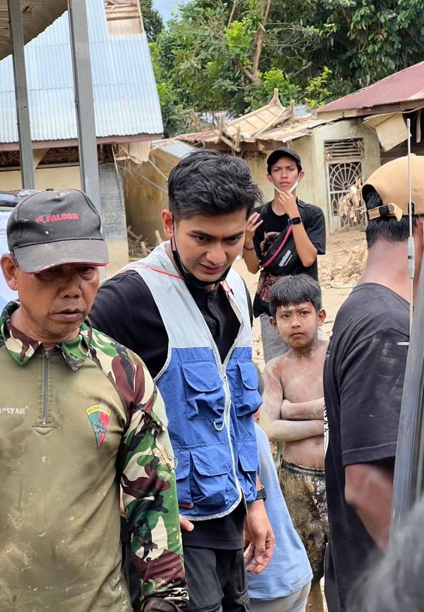 Teuku Ryan bantu korban banjir di Aceh